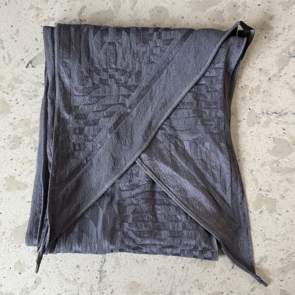 Marc Jacob's 100% Silk Scarf Purple Two Tone Geometric Pointed Ends - Picture 9 of 16